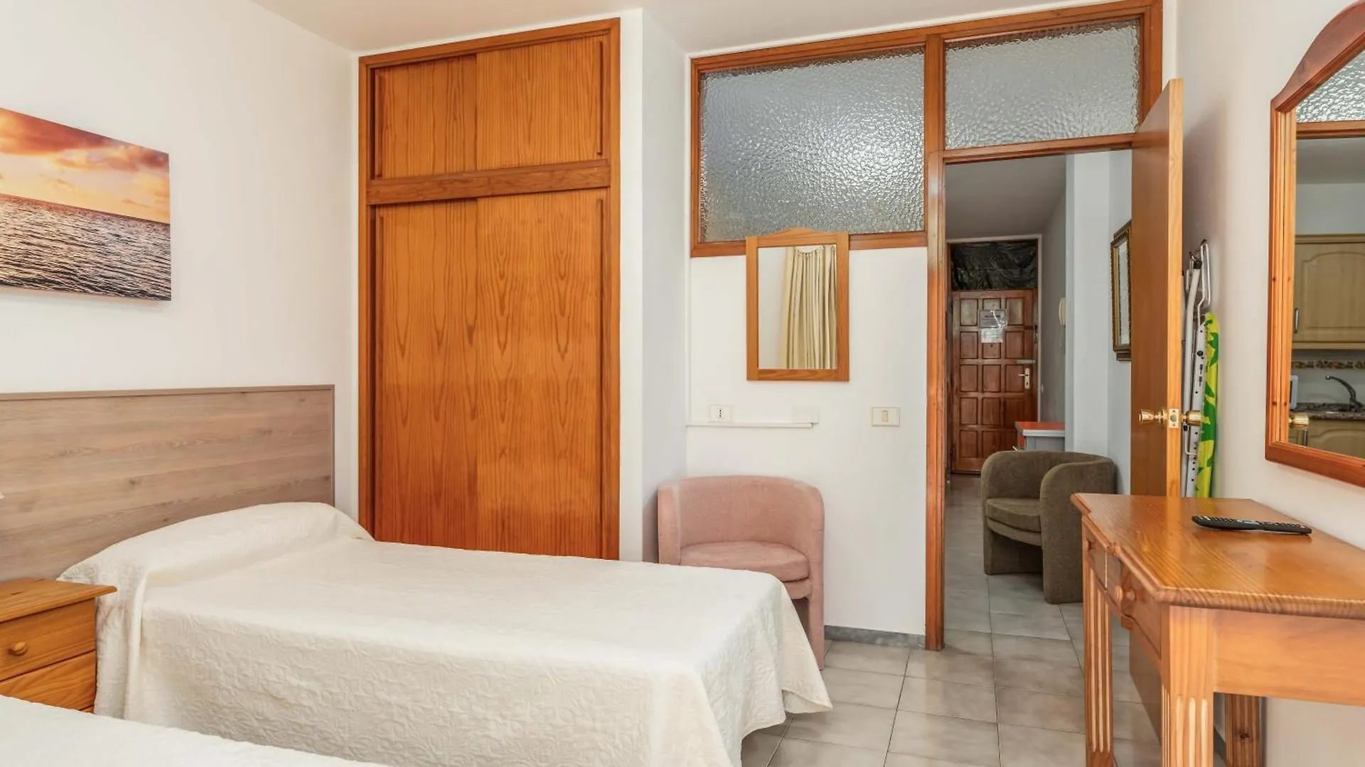 Apartments Los Playeros Los Cristianos  Los Cristianos (Tenerife)